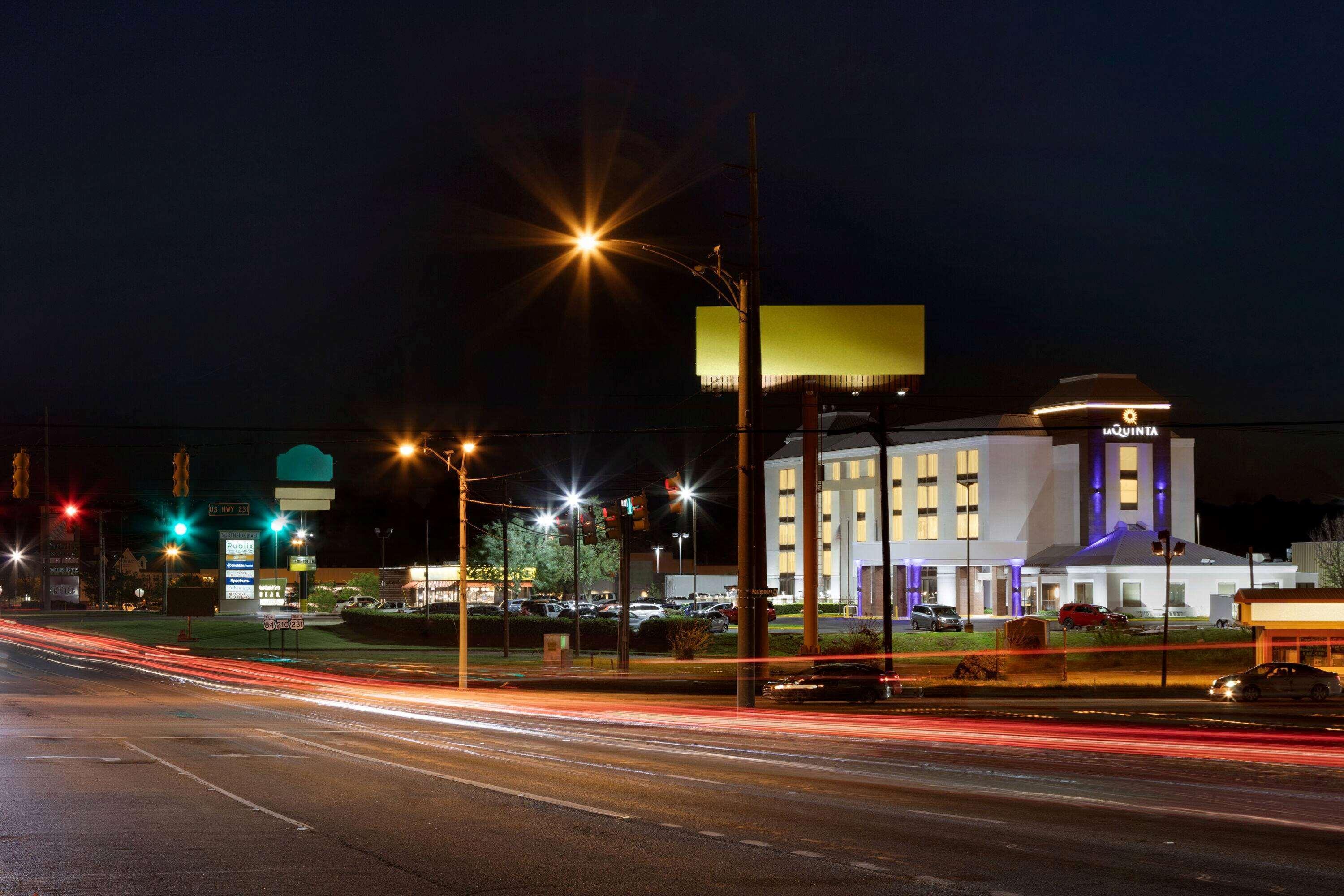 La Quinta Inn & Suites By Wyndham Dothan Exterior photo